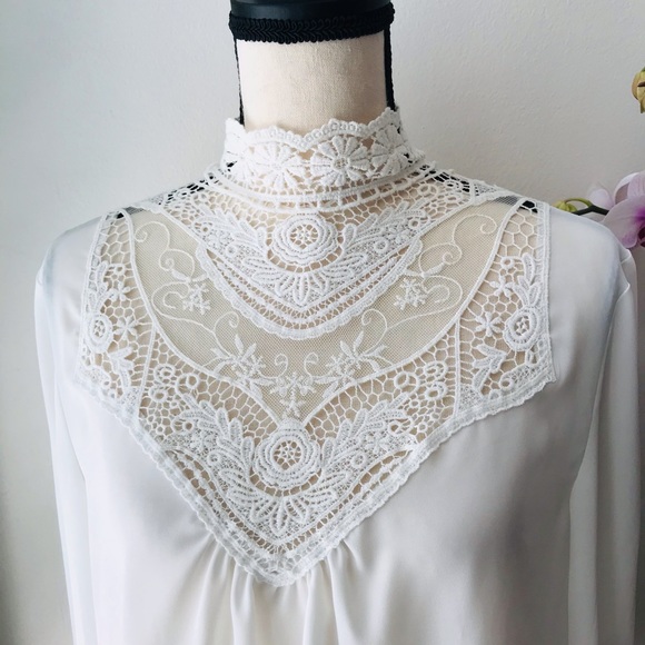 Pretty & Classic White High Neck Lace Blouse Large - Picture 6 of 8